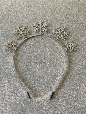 Holiday Time Silver Snowflake Rhinestone Headband